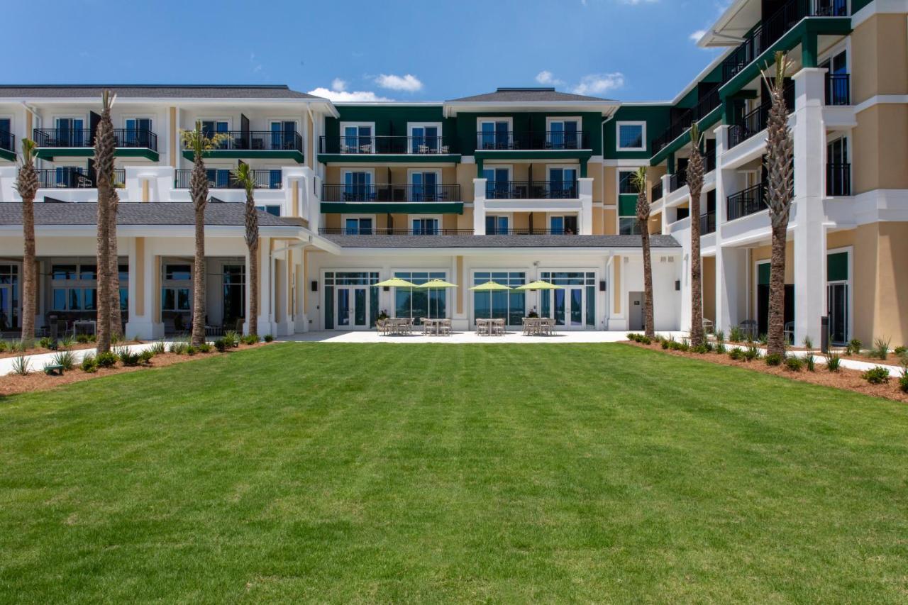 Courtyard By Marriott Hotel
