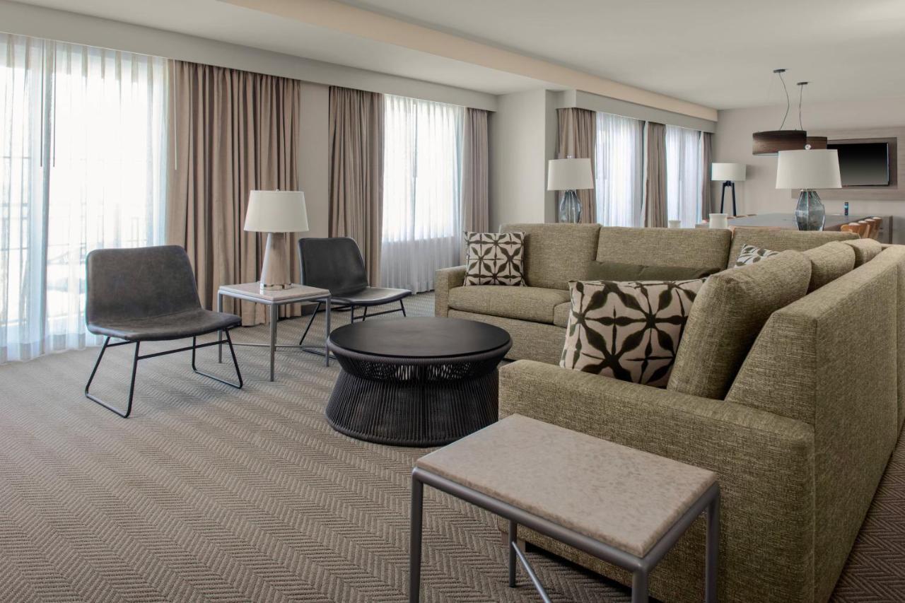 Courtyard By Marriott Hotel